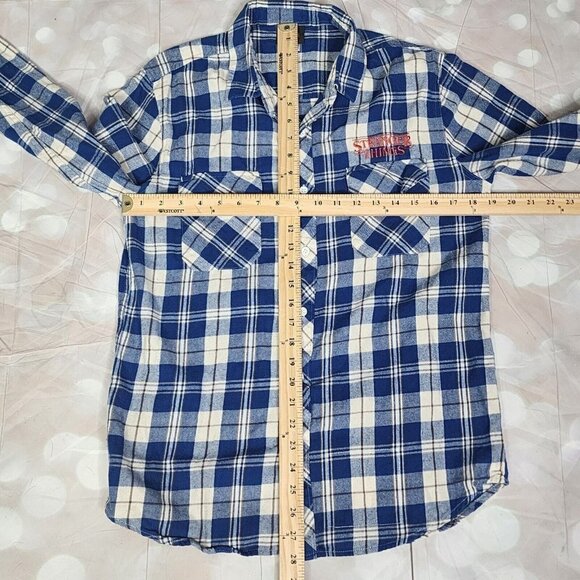Netflix Stranger Things Plaid Boyfriend Shirt, Women's Medium - Picture 12 of 14
